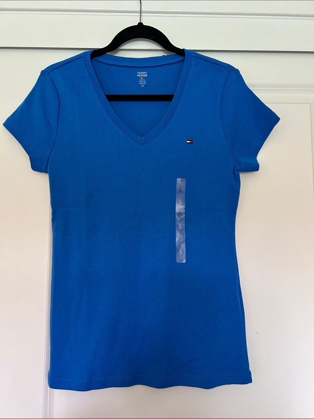 Tommy Hilfiger Women's V-Neck Tee in Royal Blue with Flag Logo